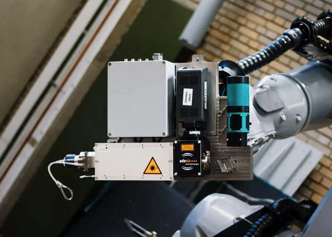 利用雷射熱像技術，對焊縫進行精確的非破壞性檢測 – LThead