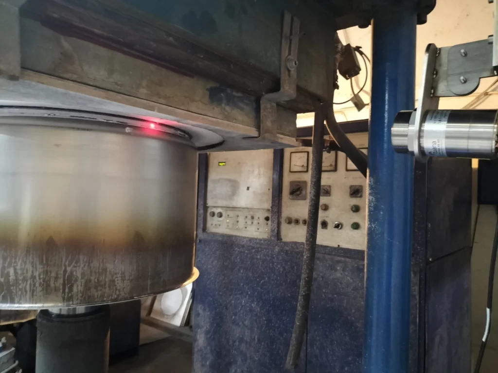 Optris CSlaser 2M - 高性能一體成型工業紅外線2米高溫計，附雷射瞄準器